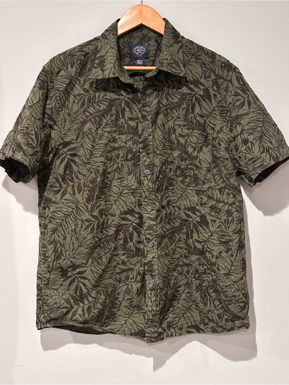 St. John's Bay Olive Green Leaf Print Short Sleeve Button-Down Shirt